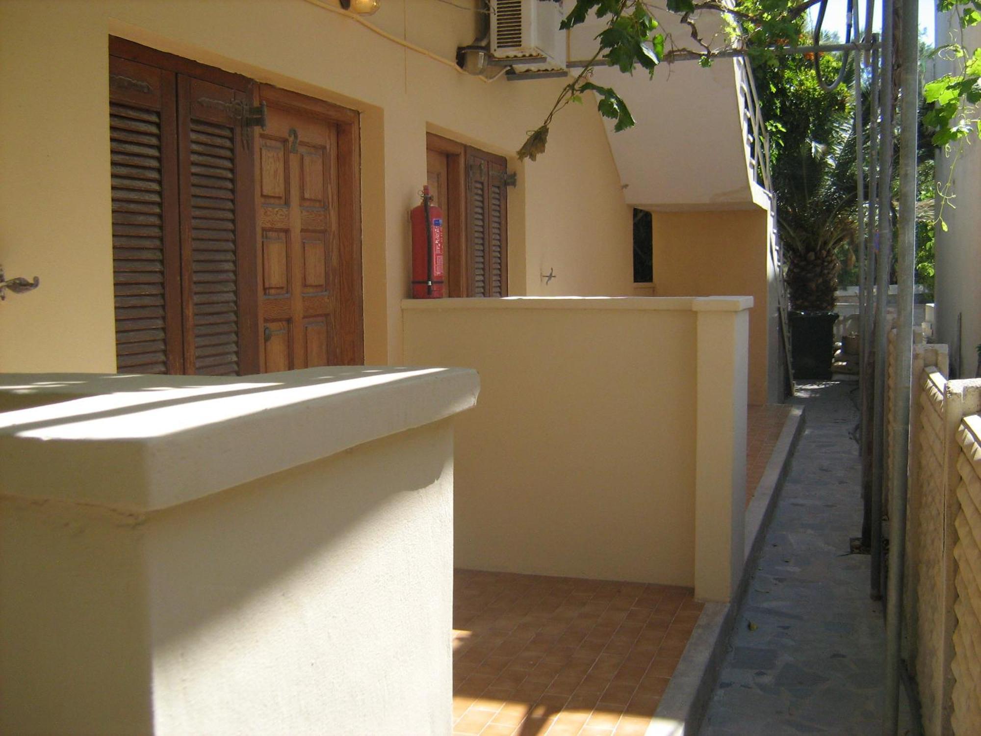 Stelios Rooms Palaiochora Exterior photo