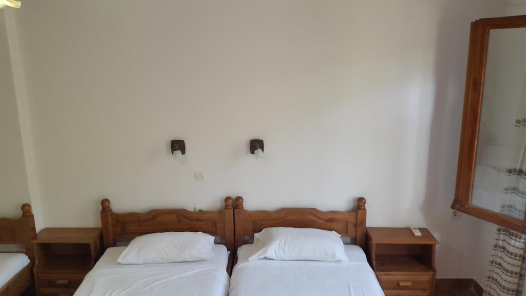 Stelios Rooms Palaiochora Exterior photo