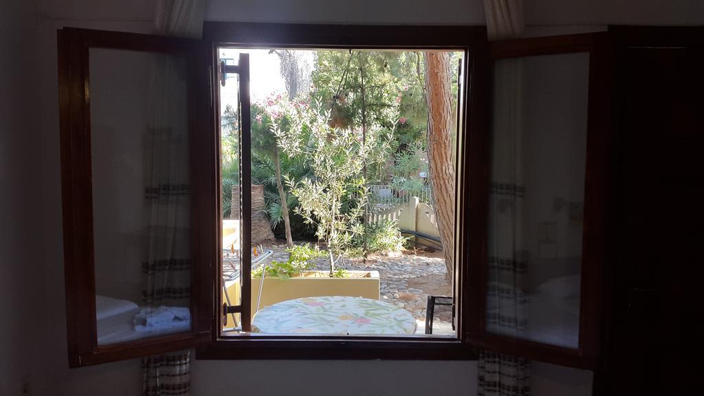 Stelios Rooms Palaiochora Exterior photo