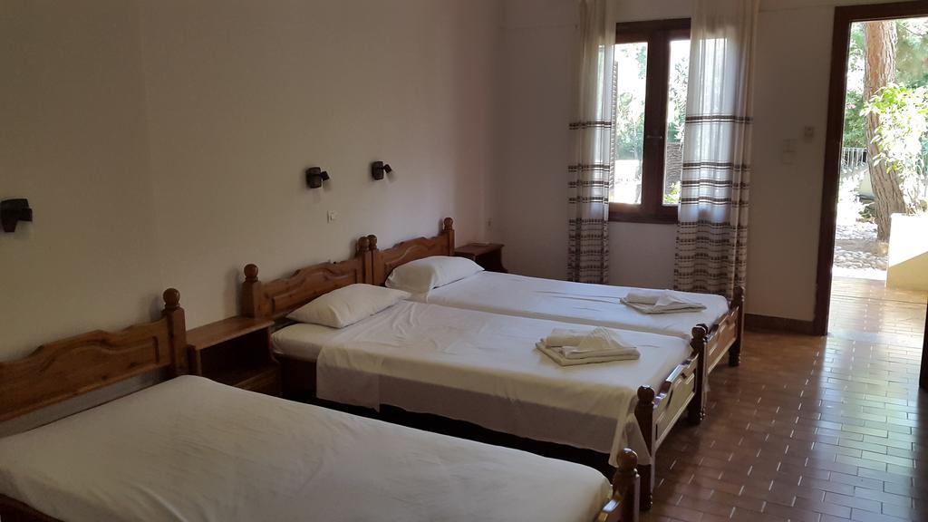 Stelios Rooms Palaiochora Exterior photo