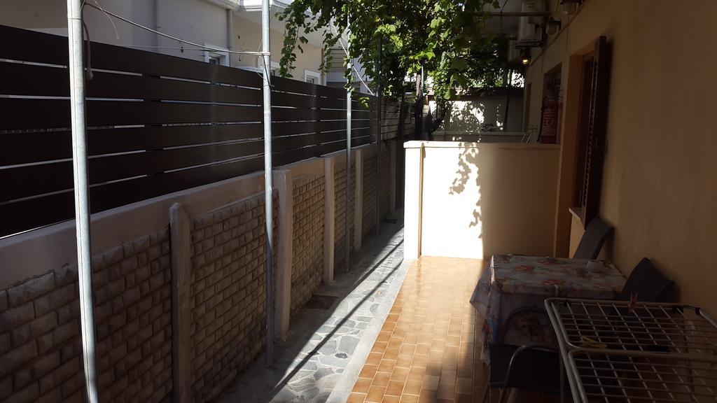 Stelios Rooms Palaiochora Exterior photo
