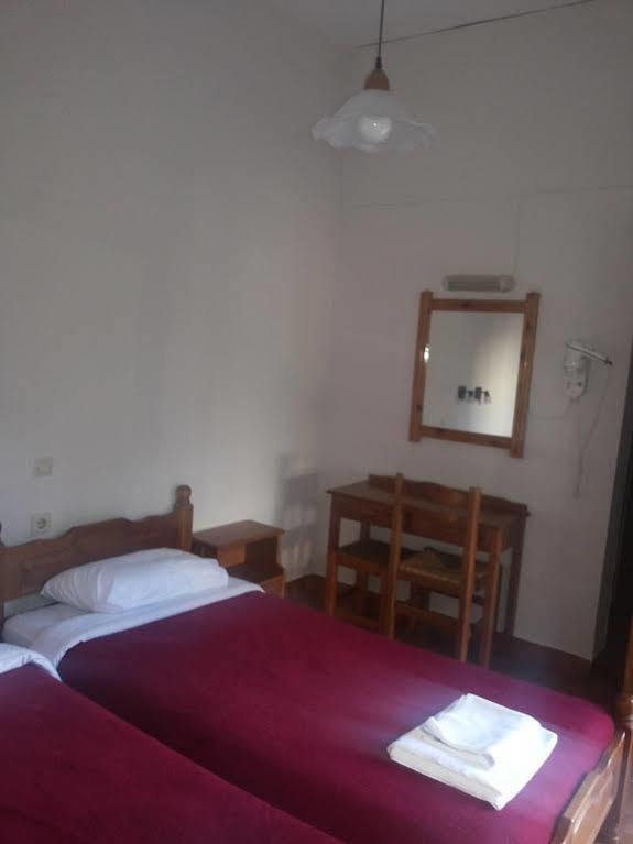 Stelios Rooms Palaiochora Exterior photo