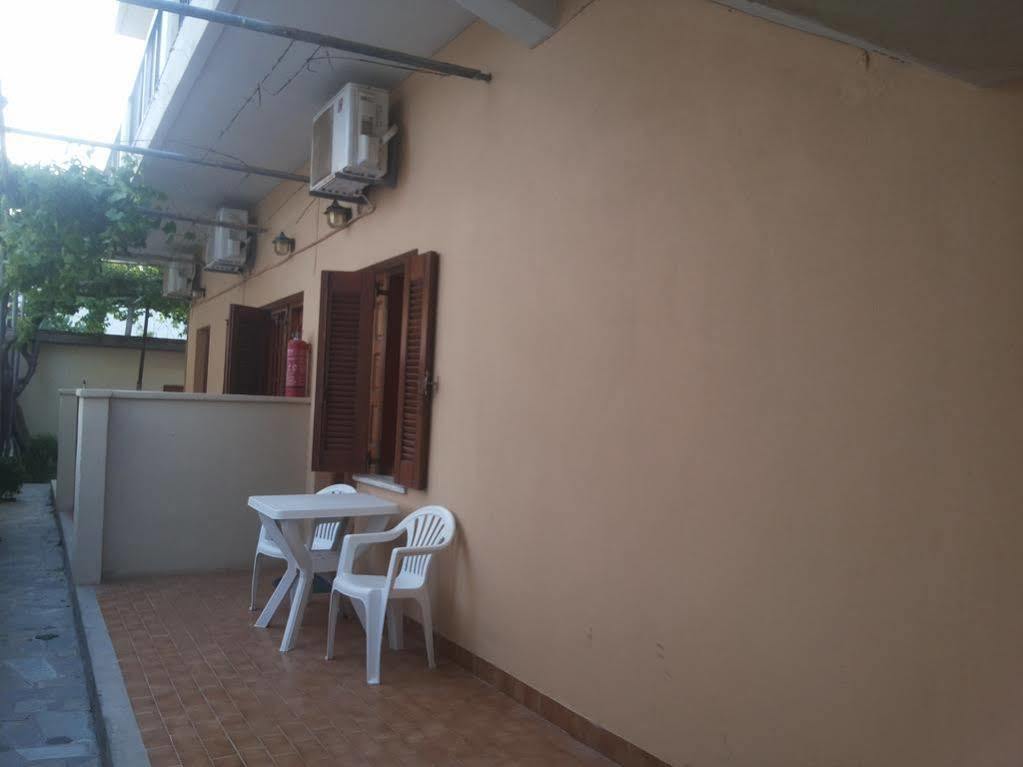 Stelios Rooms Palaiochora Exterior photo