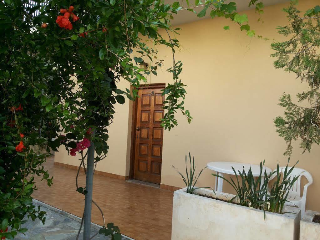 Stelios Rooms Palaiochora Exterior photo