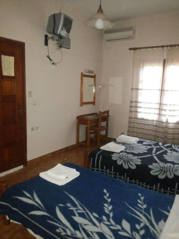 Stelios Rooms Palaiochora Exterior photo